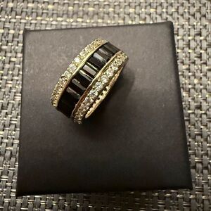 Elegant Black Onyx and Gold Women's Ring - size 6   *NWOT